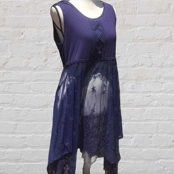 Navy Blue Flowy Mesh With Lace Sleeveless Tunic Top - Picture 4 of 9